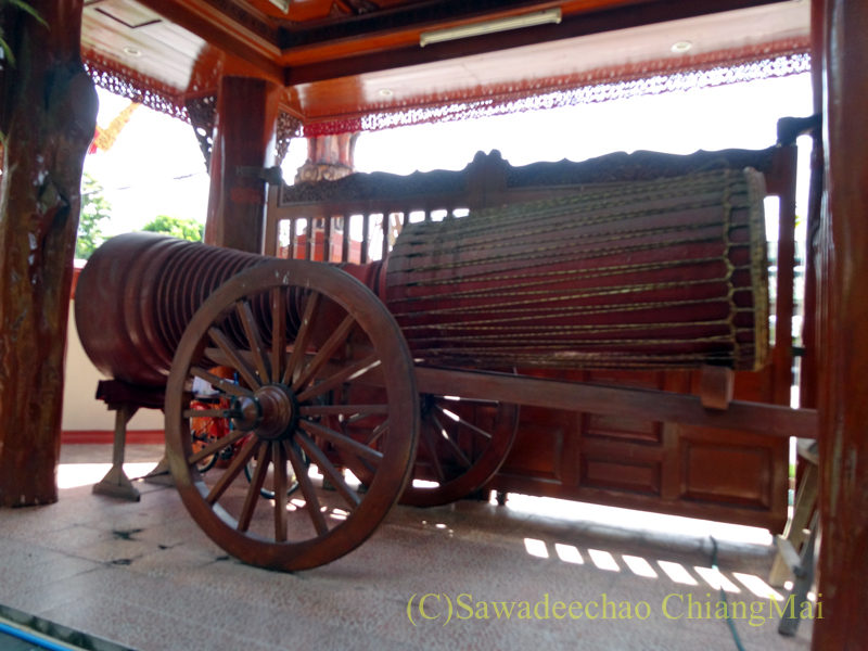 唯一存命のクルーバーがいるチェンマイの寺院ワットシードーンムーンの太鼓