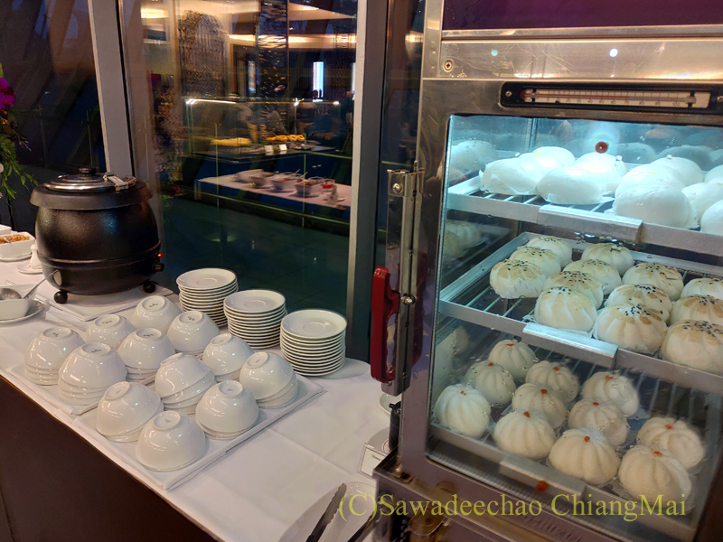 バンコク・スワンナプーム空港のタイ国際航空国内線ラウンジ饅頭のコーナー