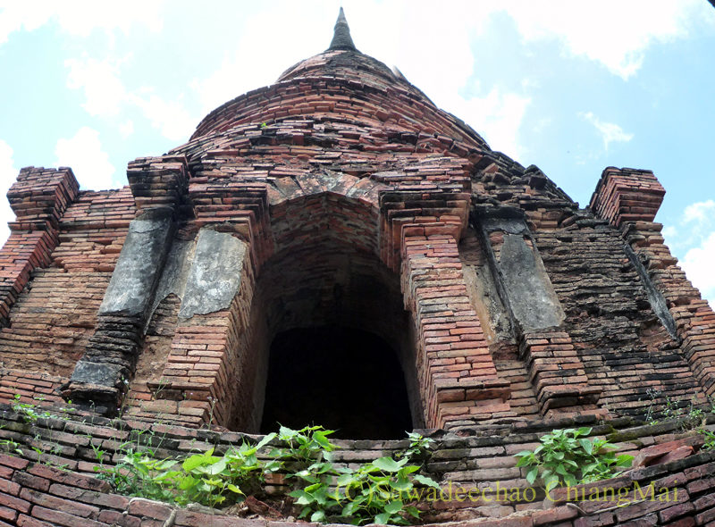 チェンマイ市内中心部にある廃寺、ワット・ロムポー