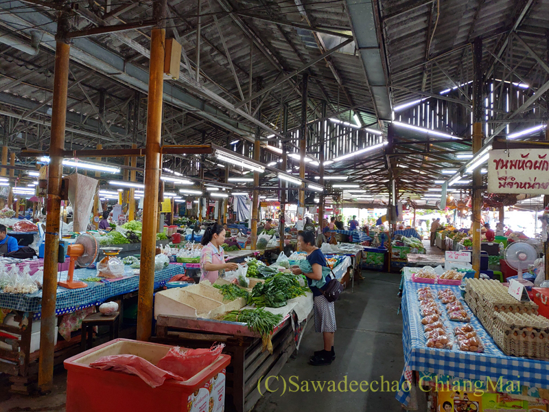 チェンマイ市内東部にあるサンパコーイ市場の古い一角