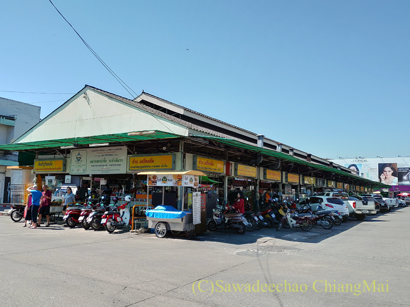 チェンマイ市内北部にあるタニン市場の食堂街