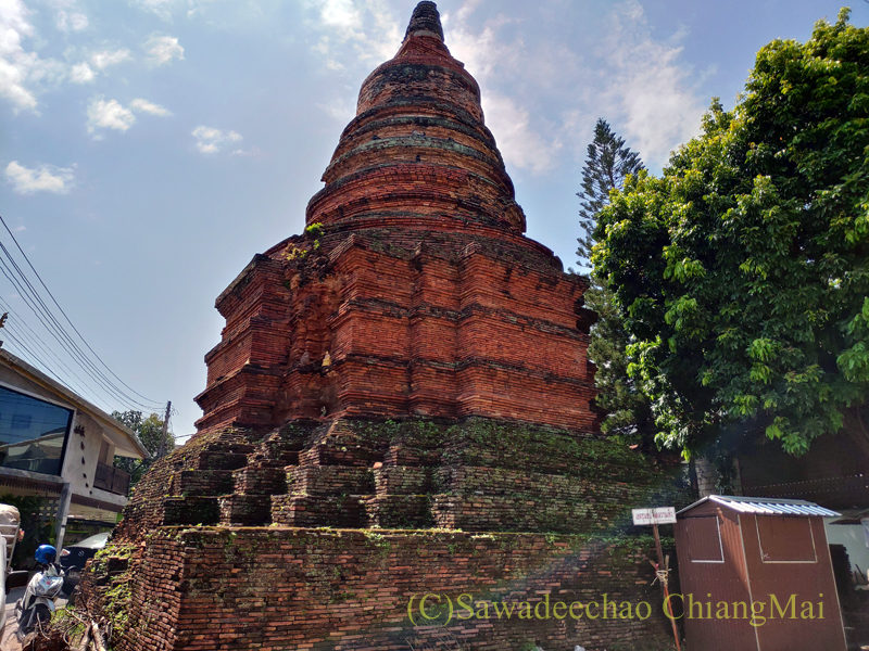 チェンマイ市内中心にある廃寺、ワットノーンロム