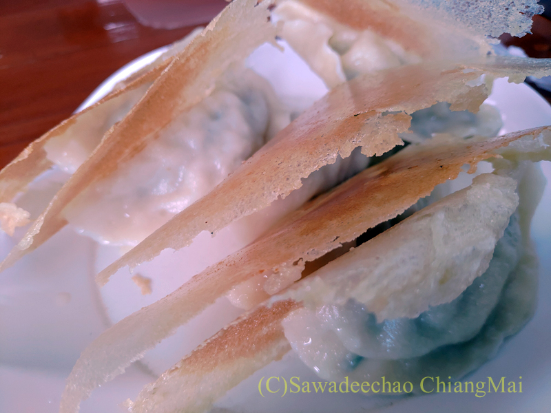 チェンマイにある雲南&台湾料理のフアリンレストランの鍋貼