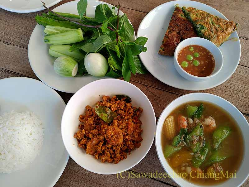 チェンマイにある南部タイ料理食堂カーオホームゲーンタイ