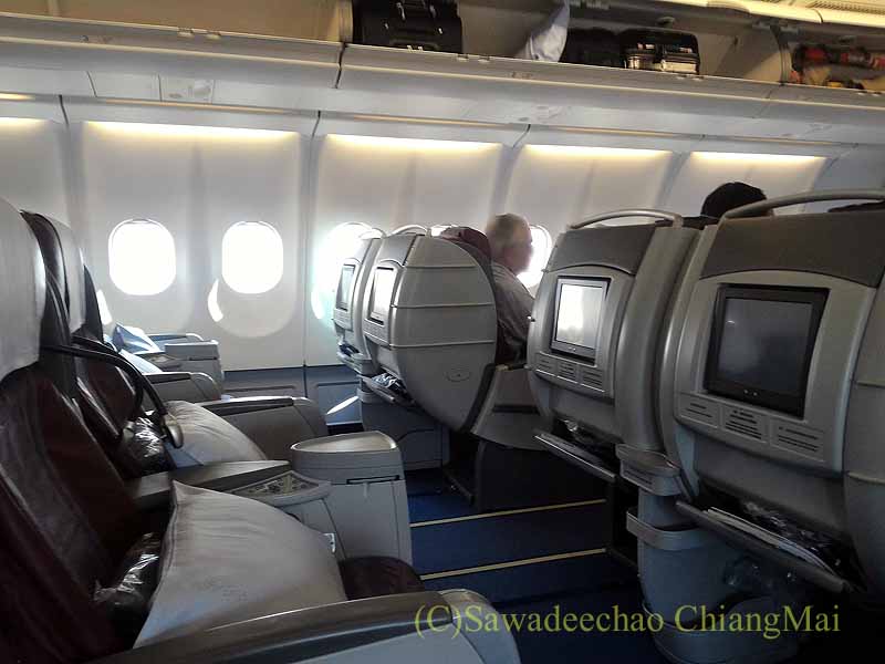 チャイナエアライン（中華航空）CI107便のビジネスクラスのキャビン
