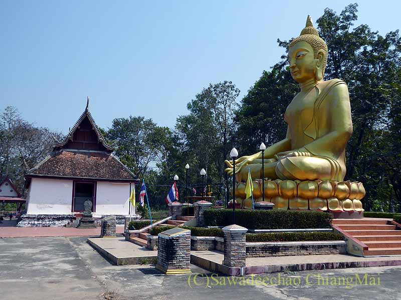 タイのピチットの歴史公園脇にあるワットナコンチュム