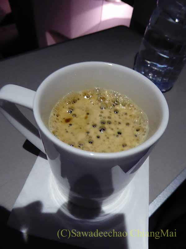 マレーシア航空MH775便のビジネスクラスで出たコーヒー