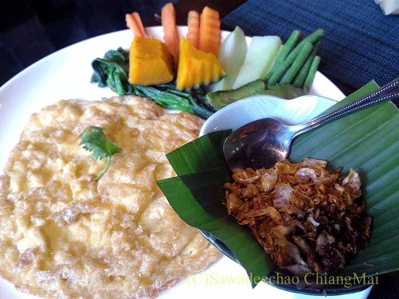 チェンマイの北タイ料理レストラン「チュム」のナムプリッククアサーイカイチヨウ