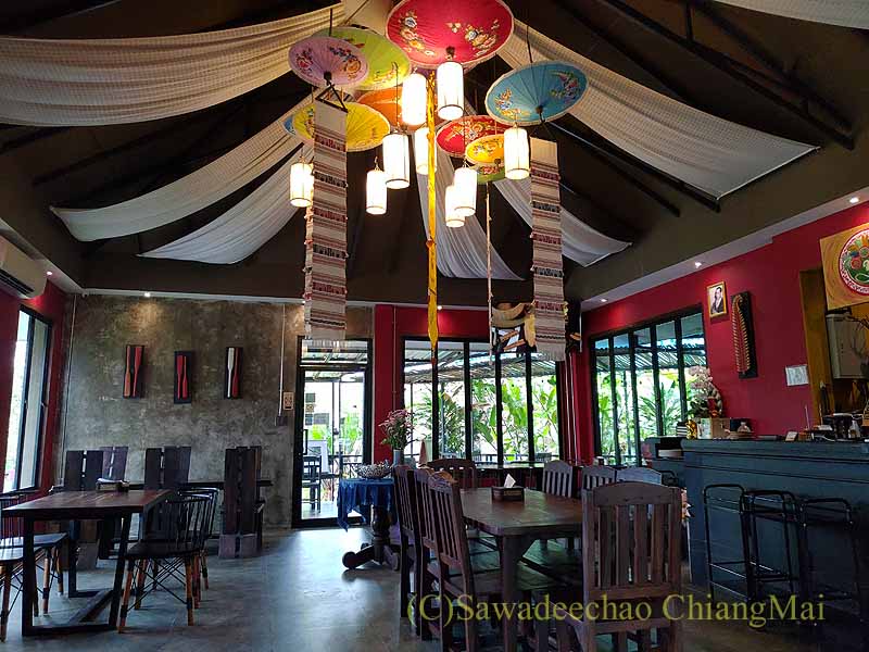 チェンマイの北タイ郷土料理レストラン「チュム」の店内