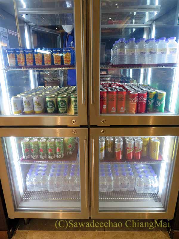 スワンナプーム空港ロイヤルオーキッドラウンジの冷蔵ケース