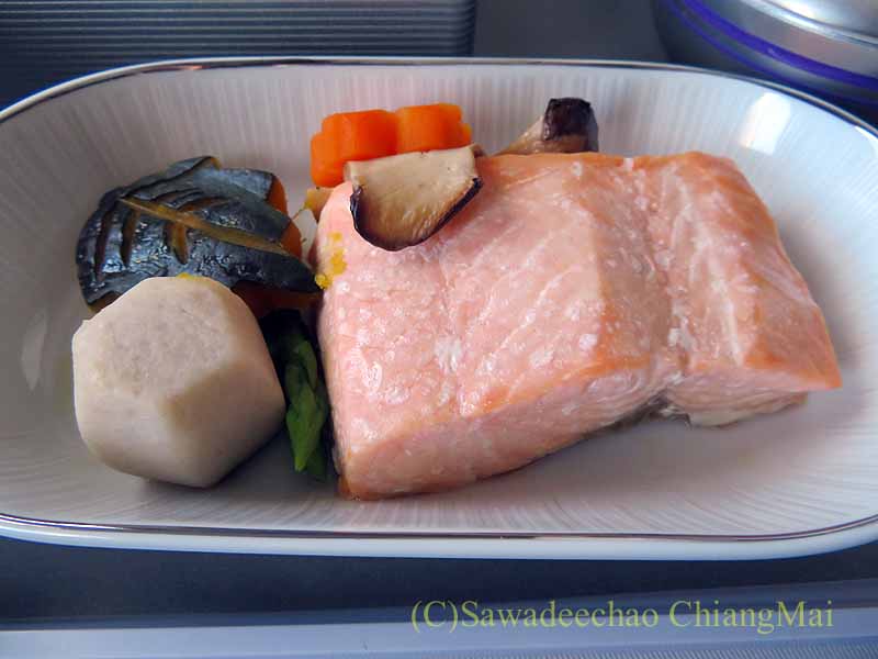 タイ航空TG642便ビジネスクラスで出た朝食のお重のフタ
