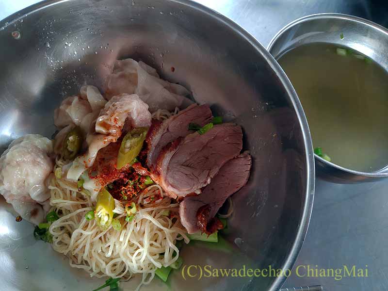 珍婆婆香港美食店の焼鴨麺