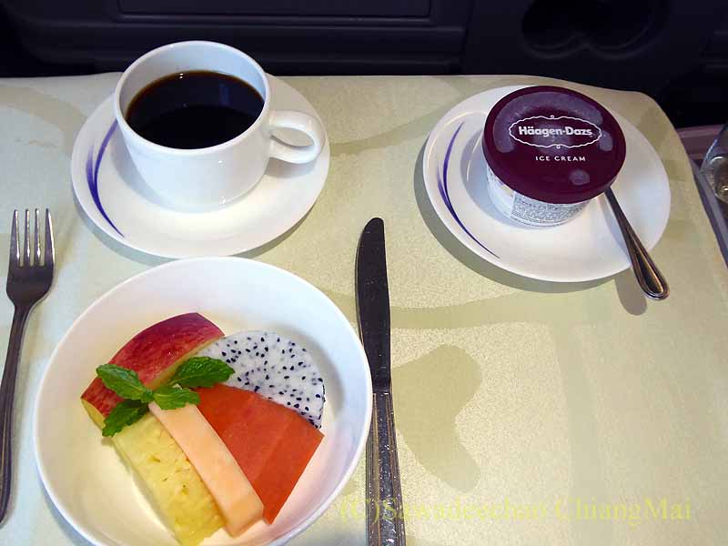 中華航空CI838便のビジネスクラスで出た機内食のデザート