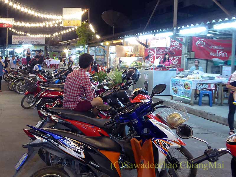 タイ北部の街メーソートにあるナイトマーケット