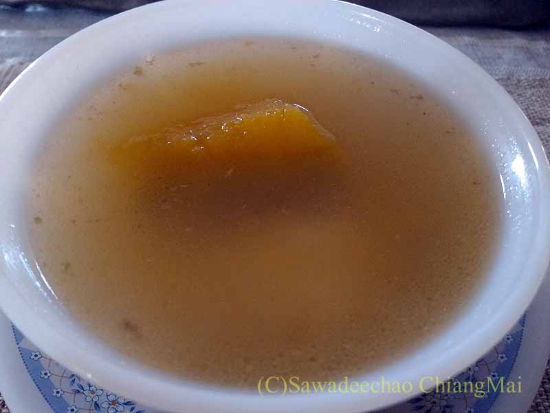 ネパールのパタンにある友人宅で食べたサツマイモのスープ