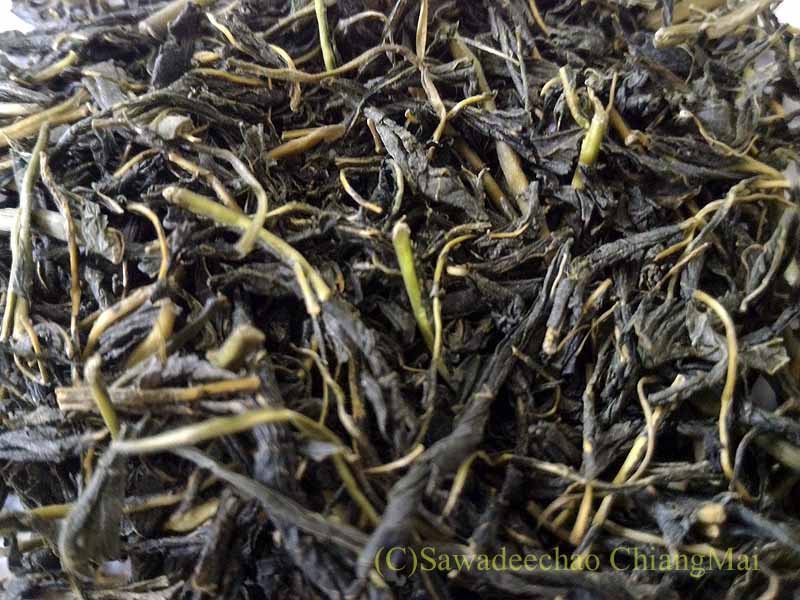 チェンマイで買った桑の葉茶の葉