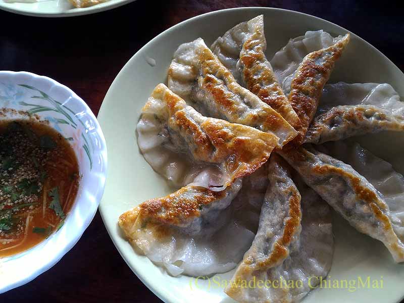 チェンマイ県のアルノータイのピロム雲南麺餃舘の餃子