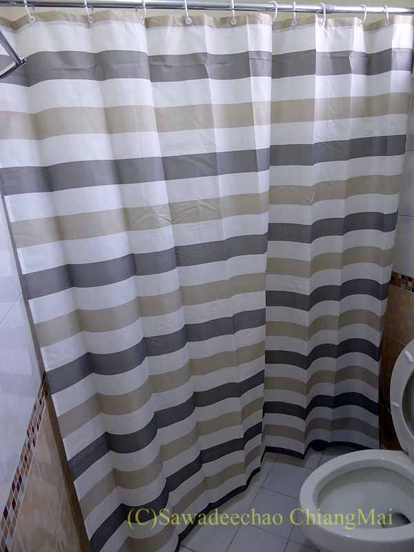 チェンマイの自宅の新しいシャワーカーテン