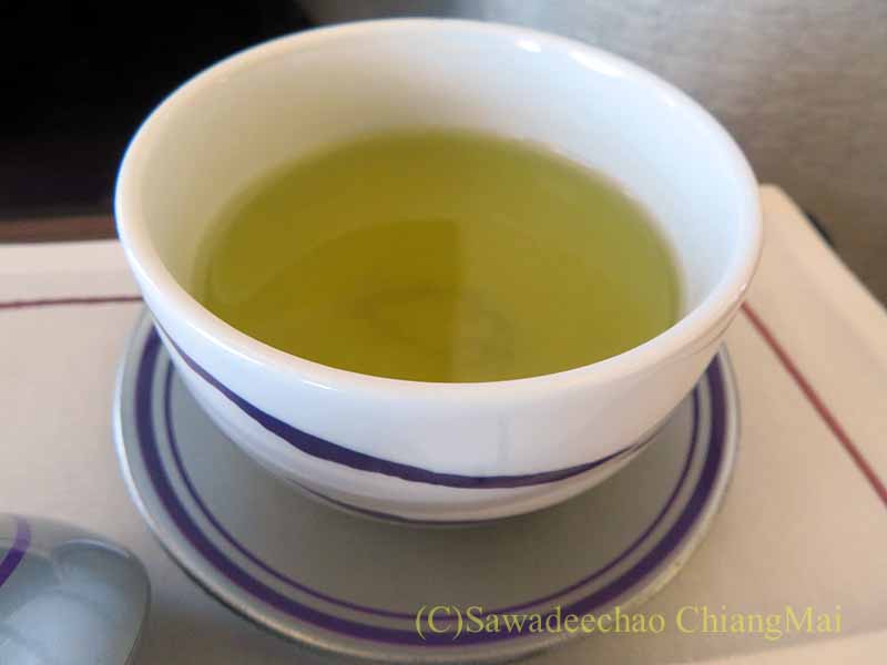 タイ国際航空TG676便ビジネスクラスで出た日本茶