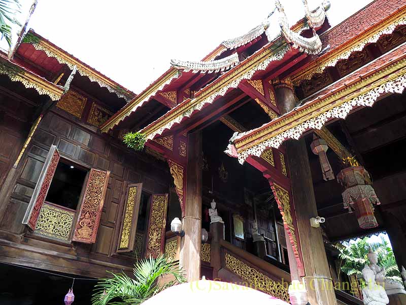 チェンマイ東部郊外の寺院ワットパートゥンの本堂