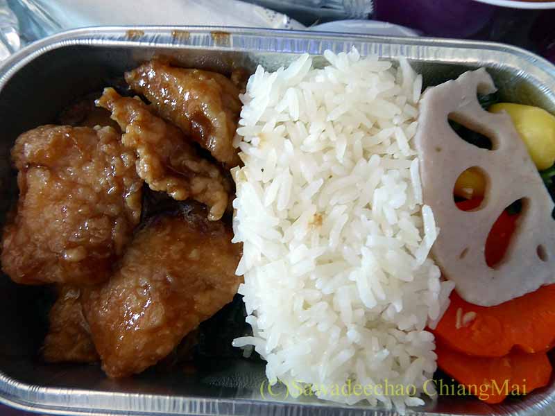 タイ国際航空TG320便で出た機内食のメインディッシュ