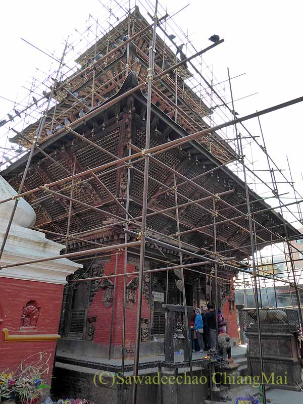 ネパール・パタンのクンベシュワール寺院の五重塔