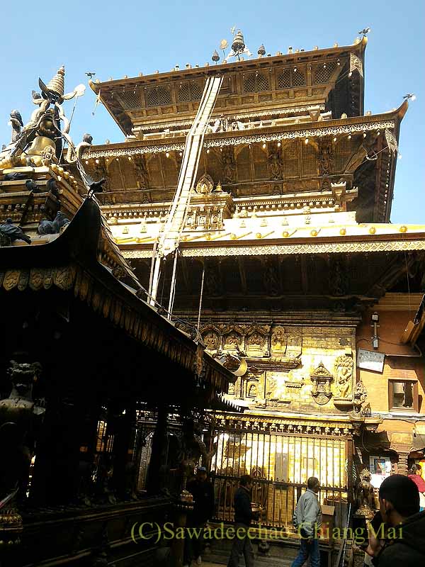 ネパール・パタンの黄金寺院概観