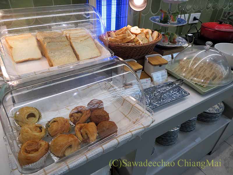 スワンナプーム空港国内線コーラルラウンジのパン