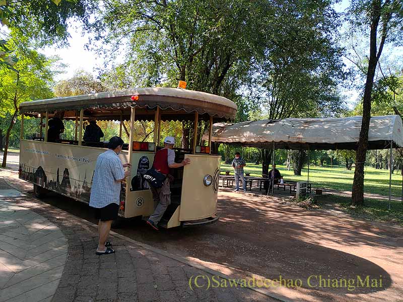 タイの世界遺産シーテープ歴史公園のトラム