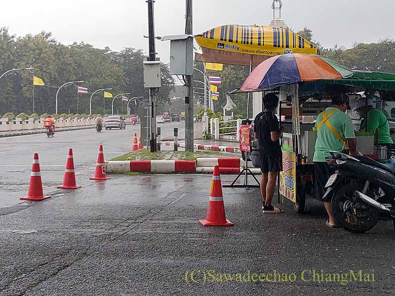 2024年10月のチェンマイ大洪水の屋台