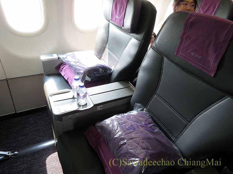 タイ航空A320-200型機のビジネスクラスのキャビン