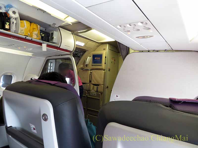 タイ航空TG104便のビジネスクラスの出発前の風景