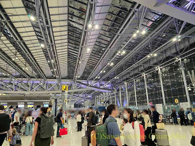 スワンナプーム空港出発ロビー