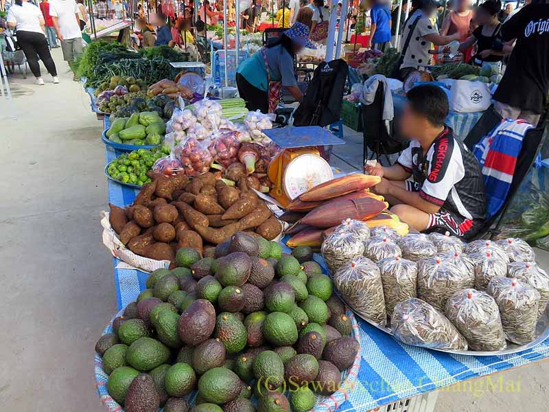 チェンマイ新雲南市場