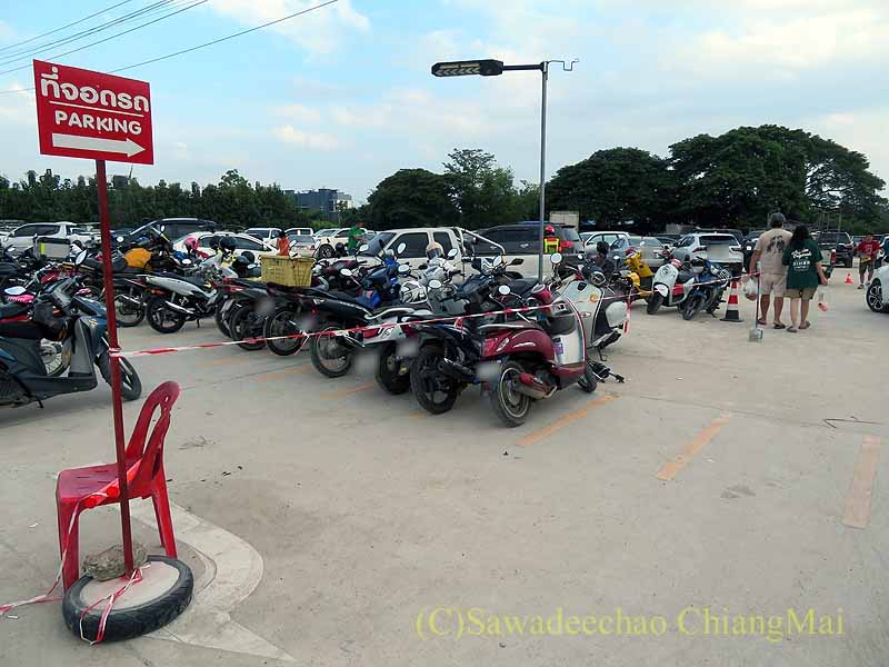 チェンマイ新雲南市場