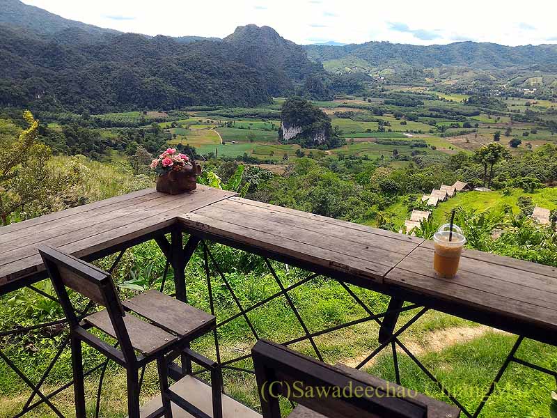 マジックマウンテンのカフェ