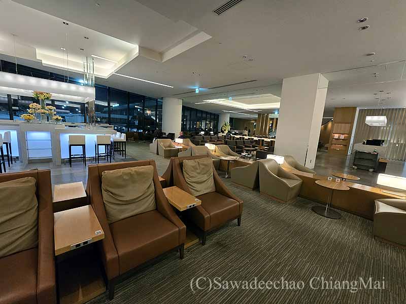 成田空港サクララウンジ