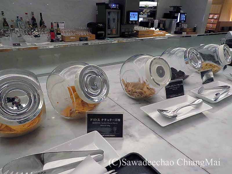 成田空港JALサクララウンジ