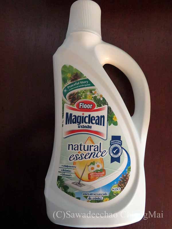 チェンマイで買った床クリーナー
